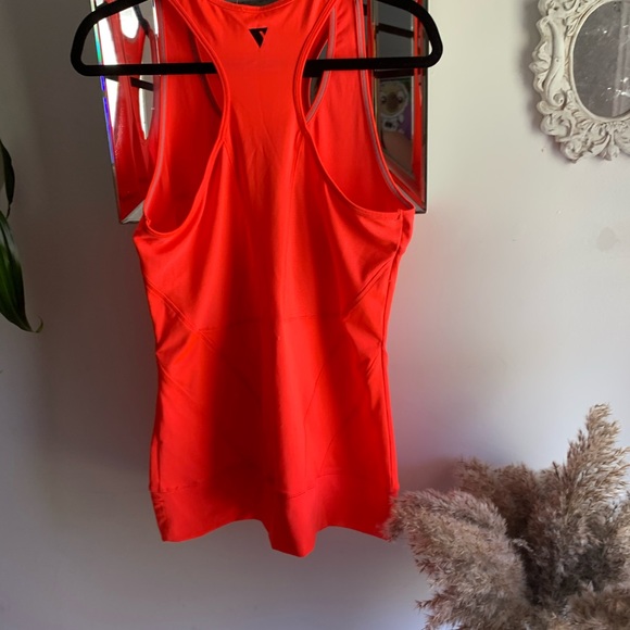 Dry fit workout tank - Picture 2 of 3